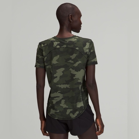 Lululemon High Neck Running and Training T-Shirt size 2 - Picture 3 of 7